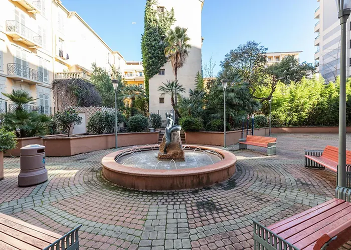 Eden Park - 2 Pieces, Proche